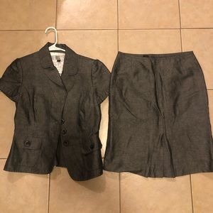 Tahara women’s skirt suit